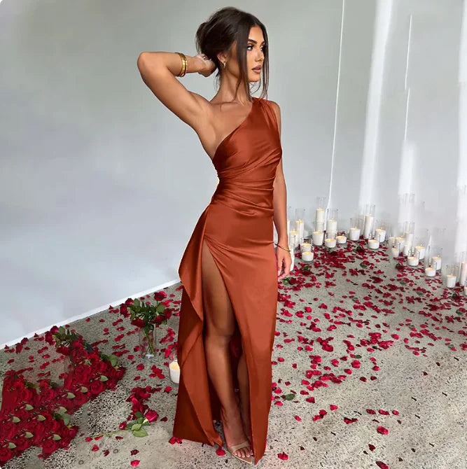 Solara Mist – Dress shaped by breeze and effortless art