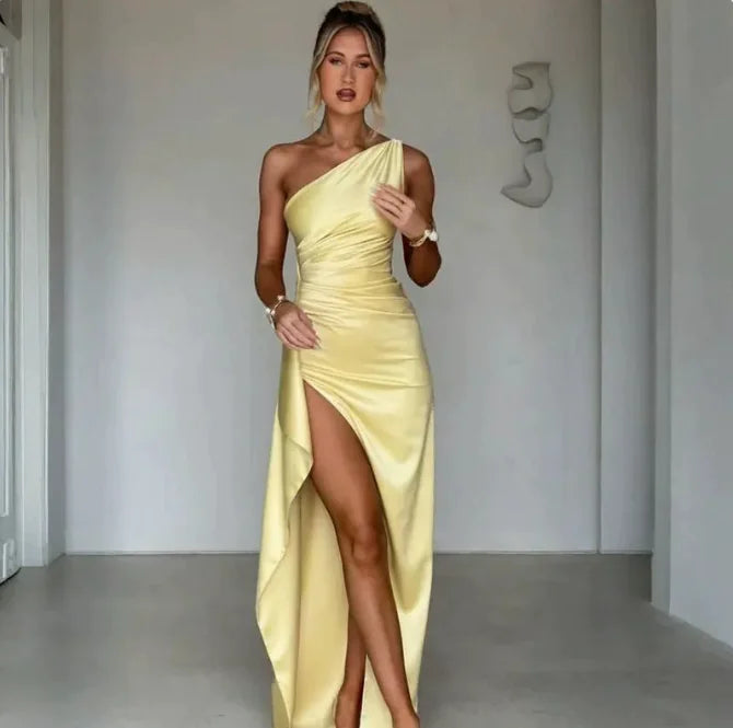 Solara Mist – Dress shaped by breeze and effortless art