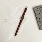 Elisabeth Leather Vintage Square Dial