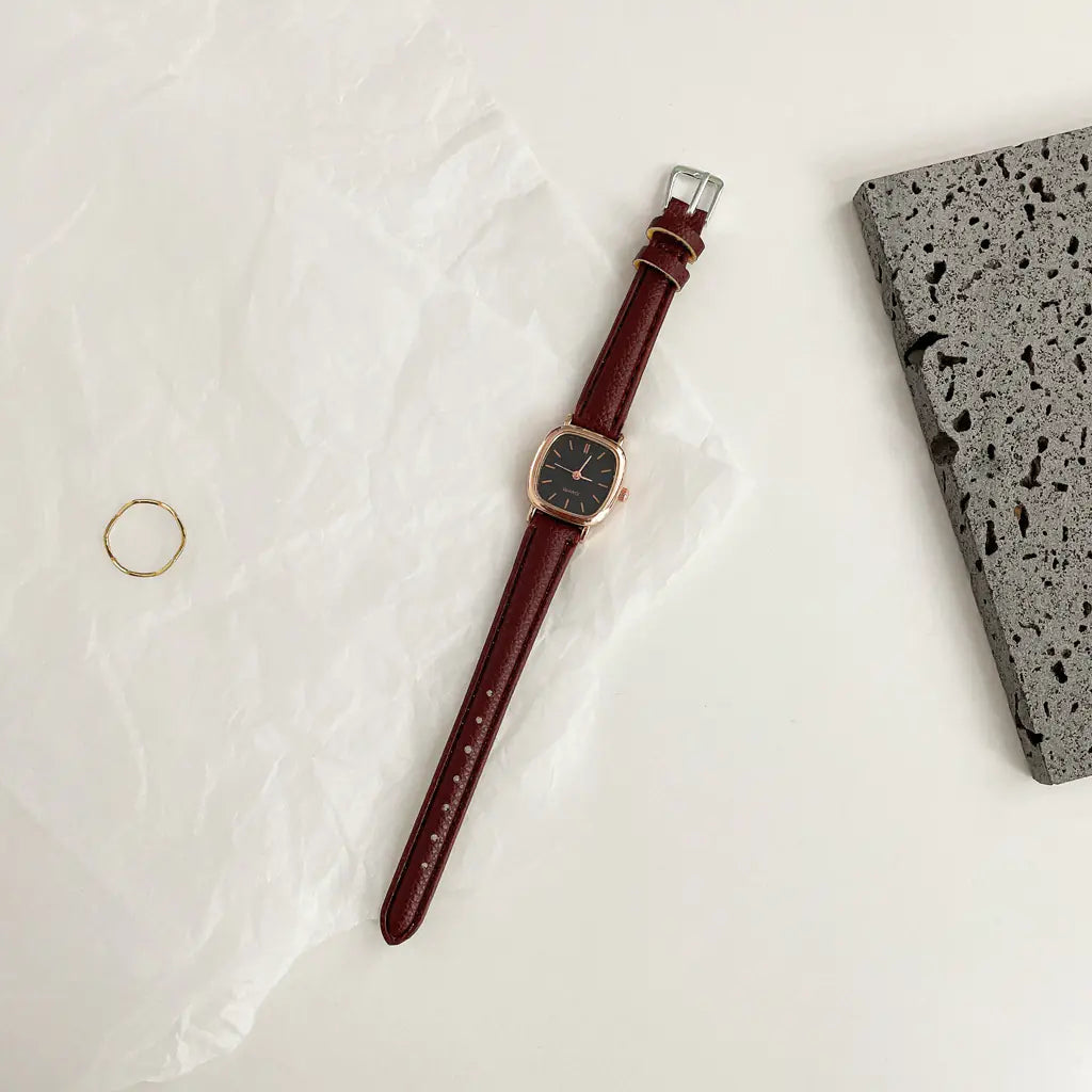 Elisabeth Leather Vintage Square Dial