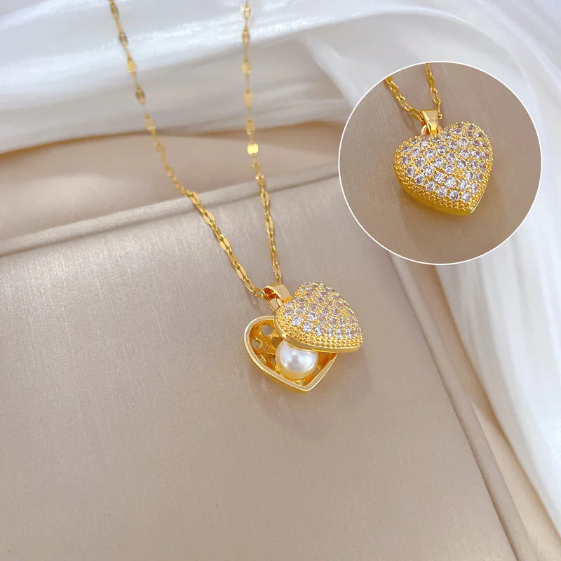 Manu zircon heart necklace