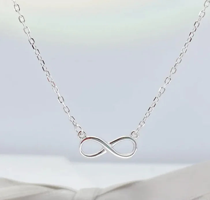 Manu eternal love breeze charm clavicle chain