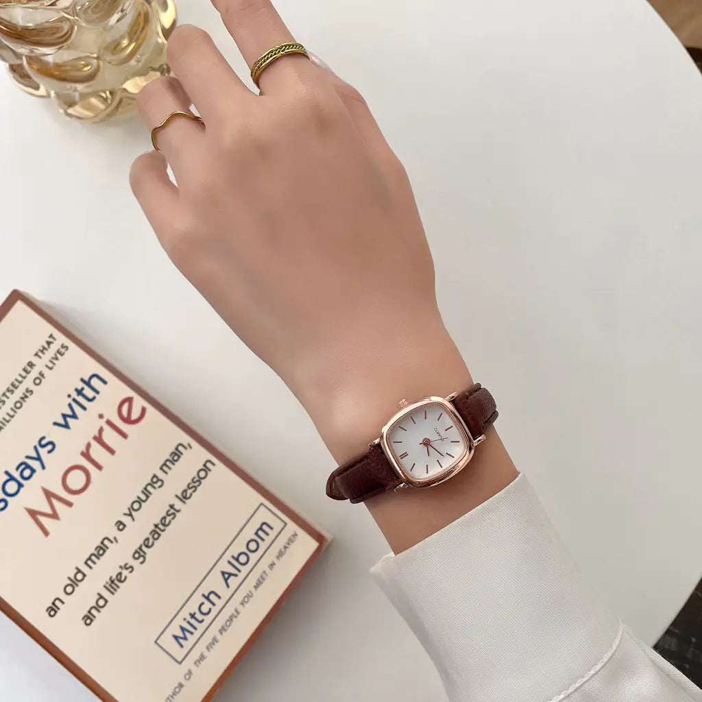 Elisabeth Leather Vintage Square Dial