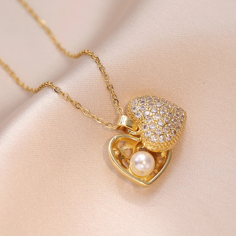 Manu zircon heart necklace
