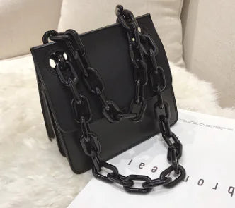 Chic Vintage Chain Bag with Decorative Design