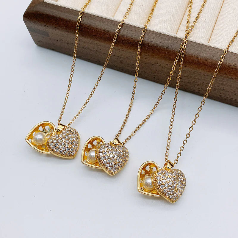 Manu zircon heart necklace