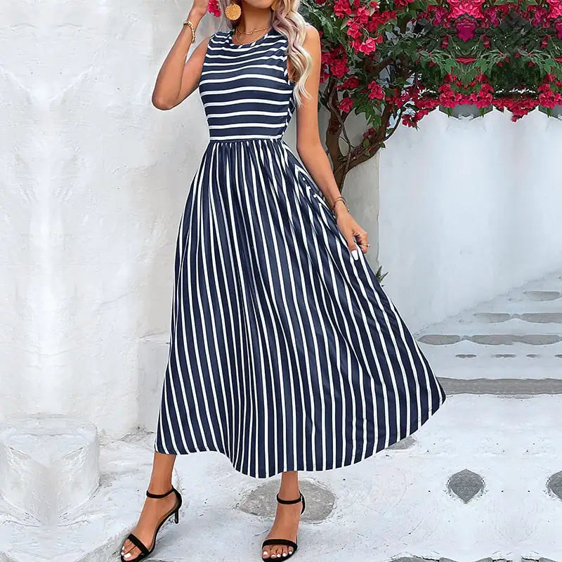 Delikate Ray Dress with sleeveless charm and soft rhythm