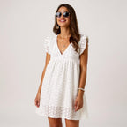 Auréa Light Dress of lace softness and flirty silhouette